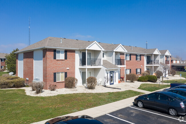 Building Photo - Crystal Glen