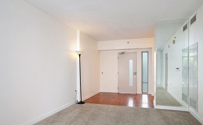 Foto del edificio - 425 W Beech St