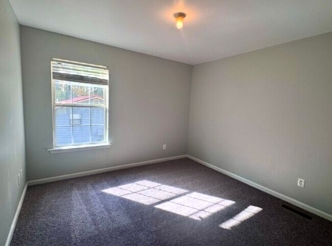 Foto del edificio - 132 Lola St