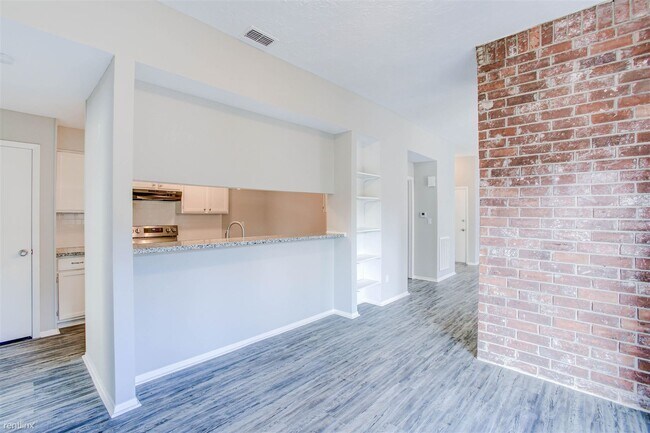 Building Photo - 3 br, 2 bath House - 12943 Newbrook Dr