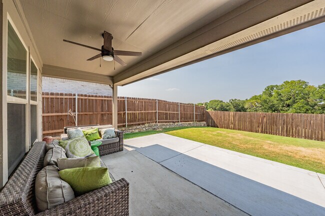 Foto del edificio - 1385 Dillard Creek Dr