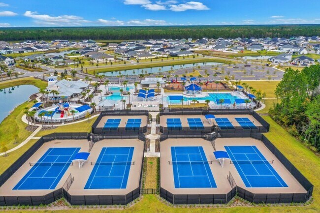 Foto del edificio - 270 Brandon Lakes Dr