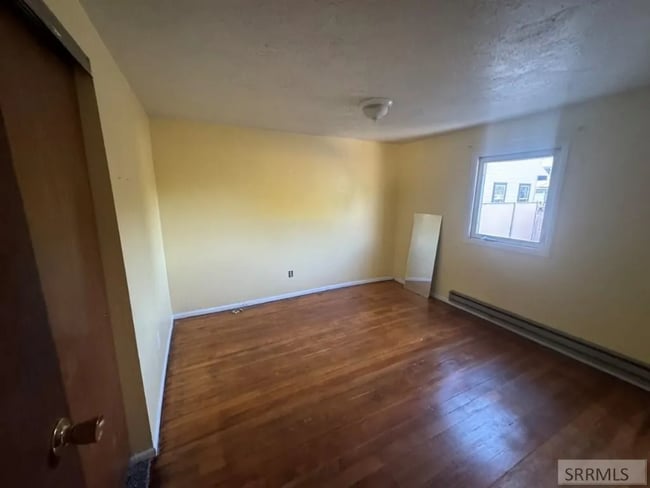 Foto del edificio - 7 S 4th W