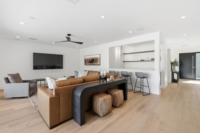 Foto del edificio - 4544 N Evans Dr
