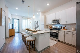 Building Photo - Livano Sunlake