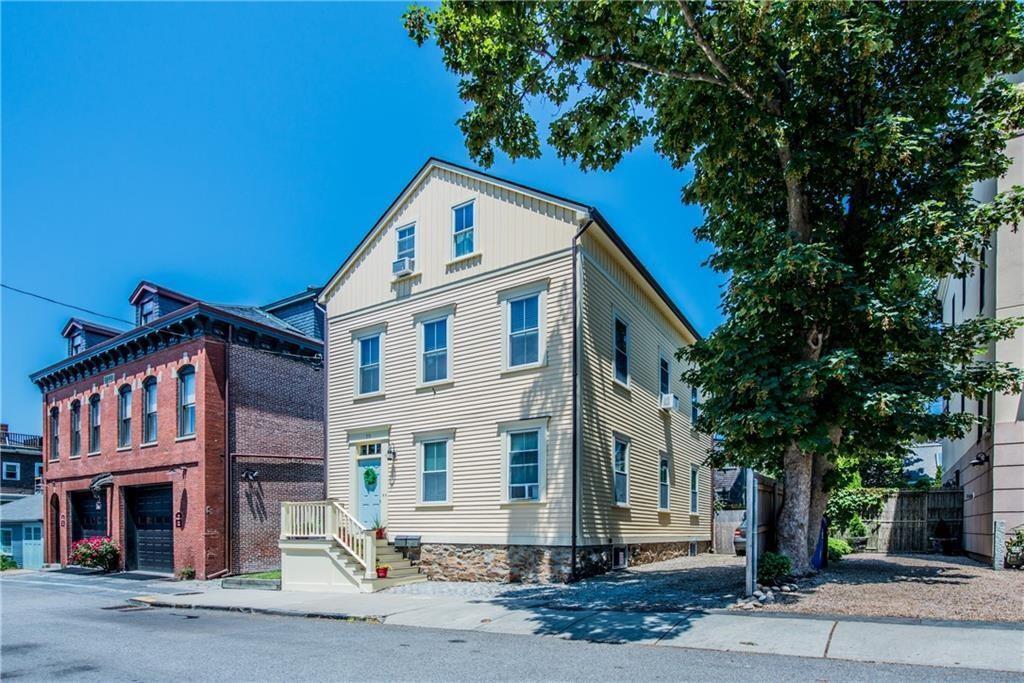 Primary Photo - 1 Newport Ave