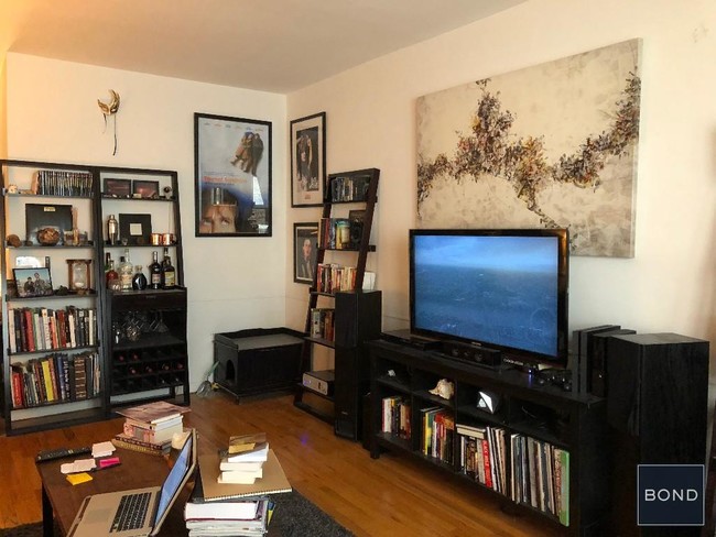 Foto del edificio - 354 E 83rd St