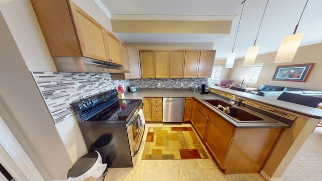 Building Photo - 8640-8103 103 Ave