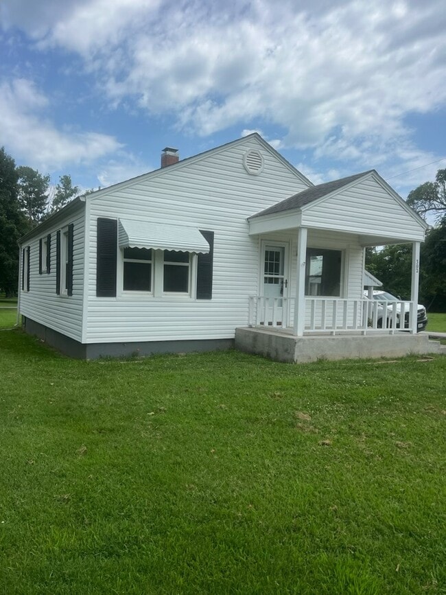 Building Photo - 302 N Wall St