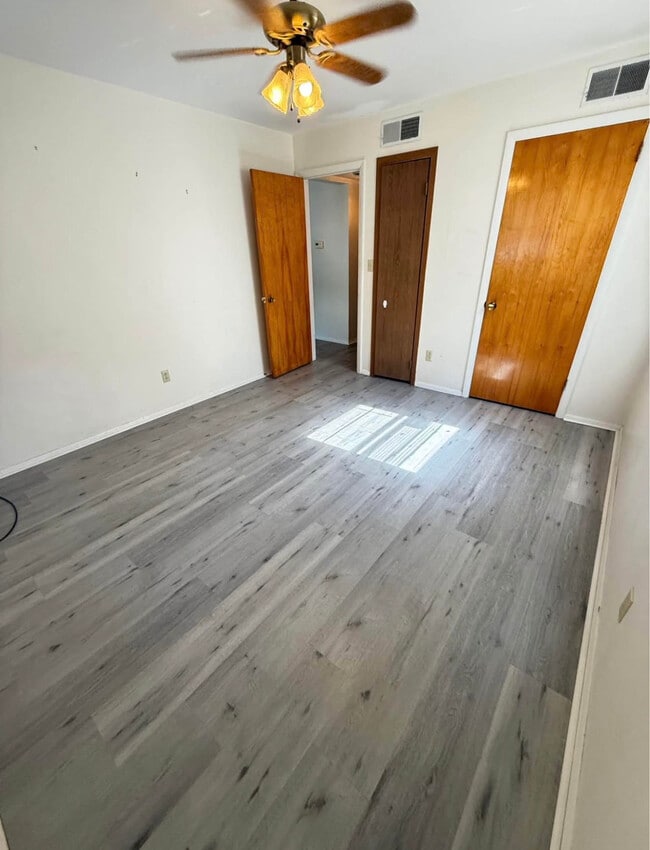 BEDROOM - 5032 Firnley Ave