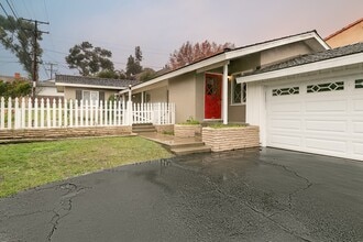 Building Photo - 4104 Via Largavista