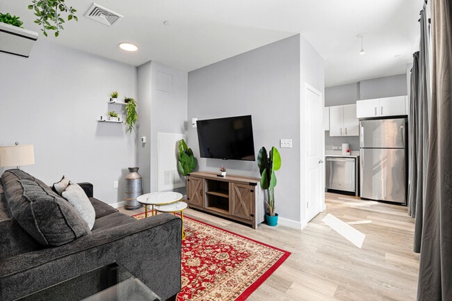 Building Photo - 95 Broadway