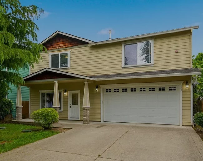 Building Photo - Camas 4 Bedroom Home with Central AC, Fireplace & Fenced Yard Near Downtown!