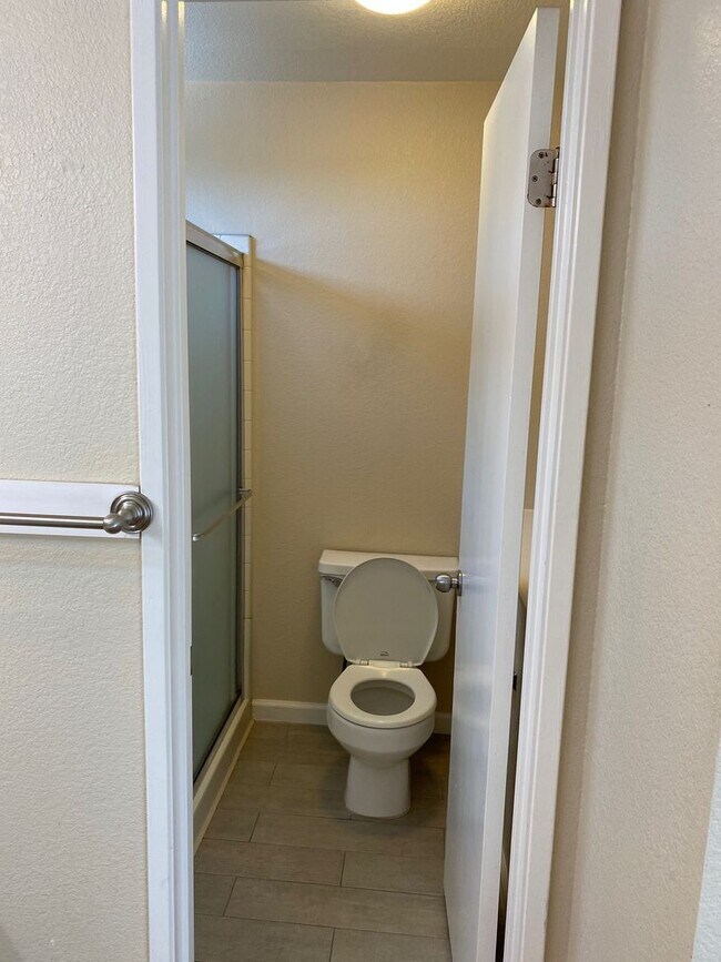 Foto del edificio - AVAILABLE NOW!! 4br 3ba