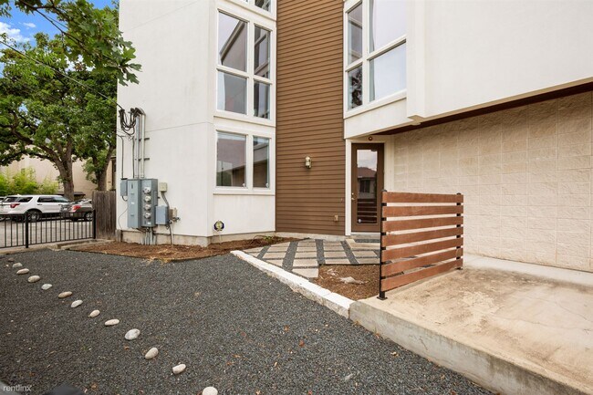 Foto del edificio - 2 br, 2.5 bath Townhome - Norwalk Lofts Ap...