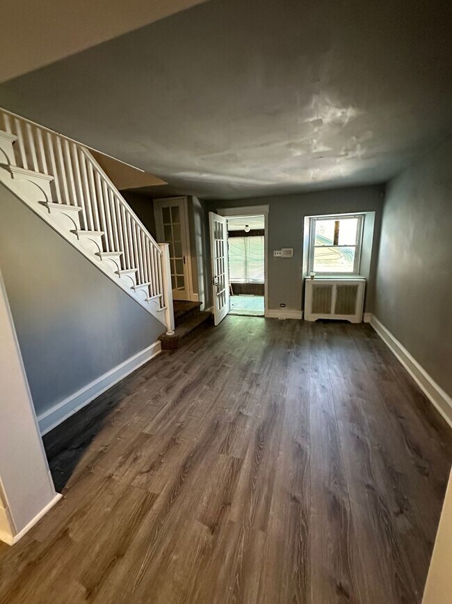 Foto del edificio - Charming 3-Bedroom Row Home in Upper Darby