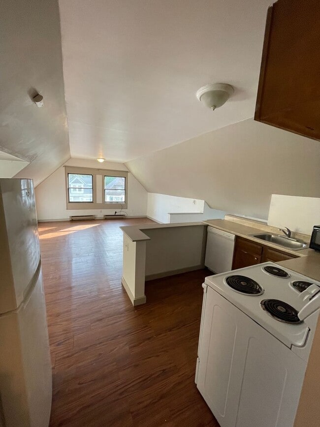 Photo - 431 Forest Ave Apartment