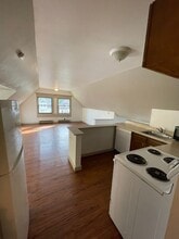 Building Photo - 431 Forest Ave