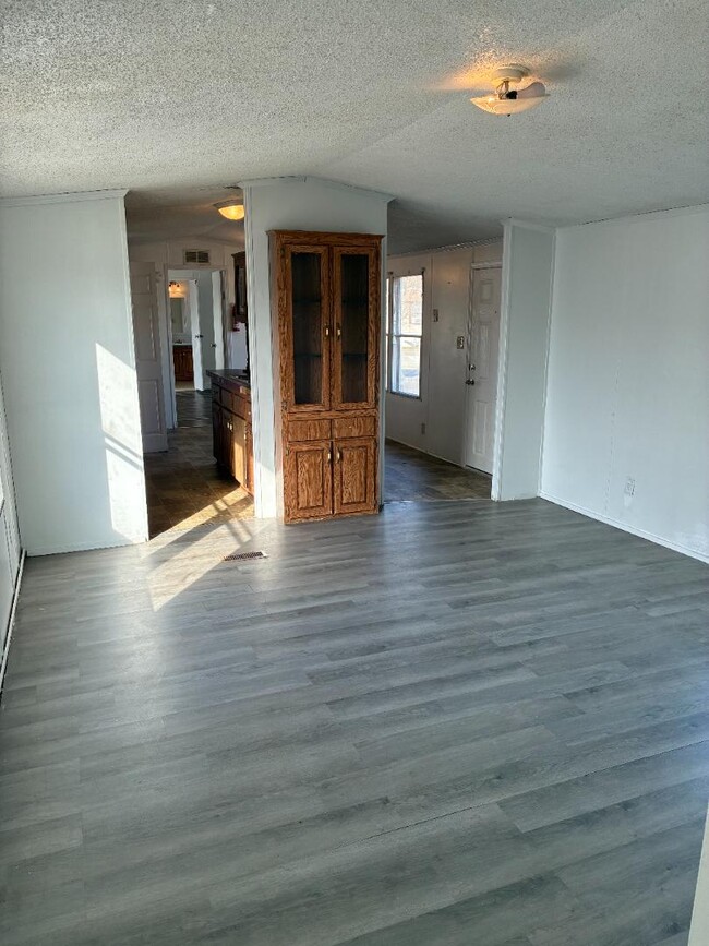 Foto del edificio - 2316 Wysteria Ln