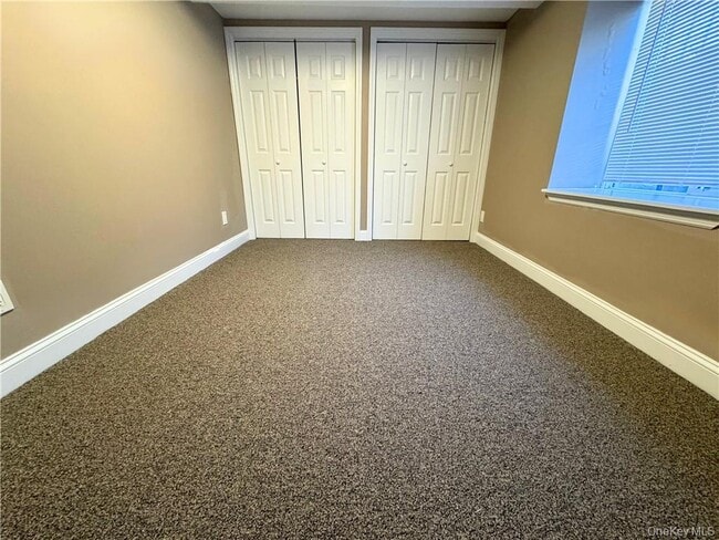 Foto del edificio - 7 S Madison Ave