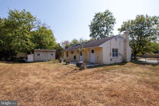 Foto del edificio - 6204 Yellowstone Dr