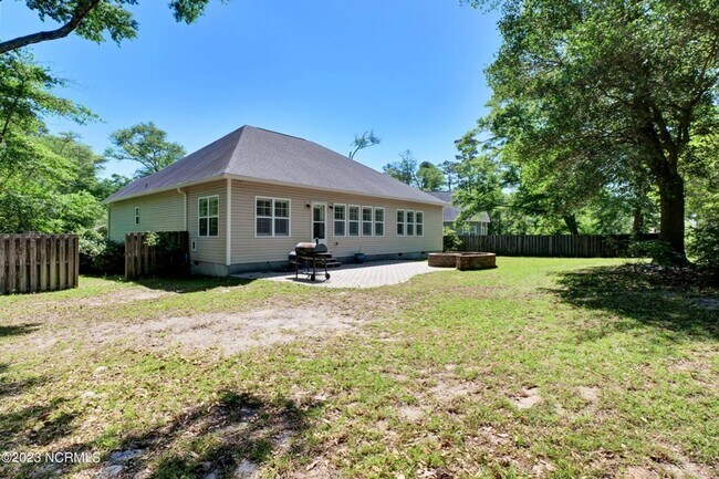 Building Photo - 110 Shell Ct