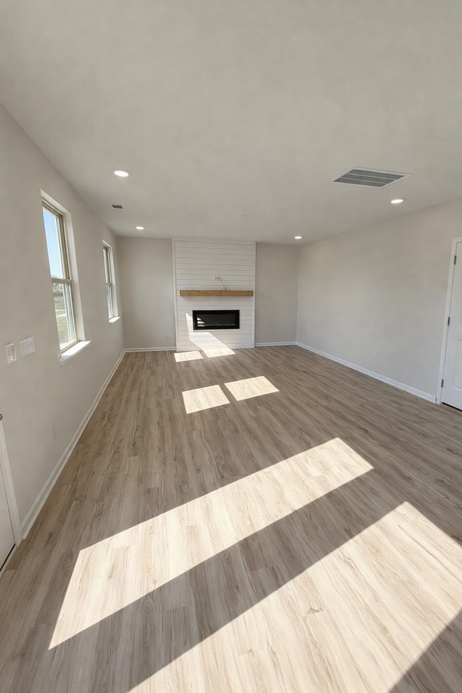 Foto del edificio - 5015 Weddington Rd