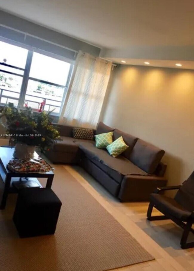 Foto del edificio - 401 Golden Isles Dr