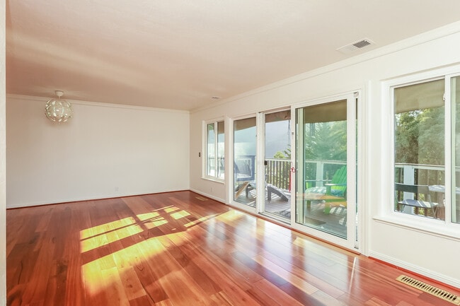 Building Photo - 33 Pt Reyes Way