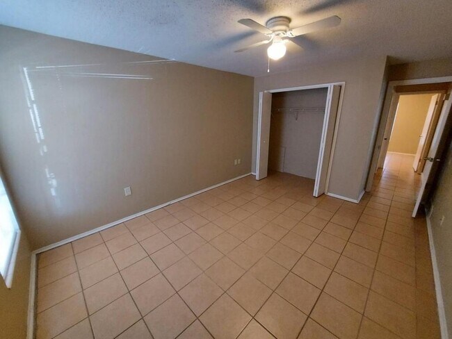 Building Photo - 2731 Willow Run