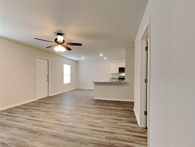Building Photo - 10122 Cerritos dr