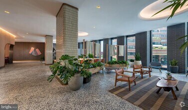 Building Photo - 4710 Elm St