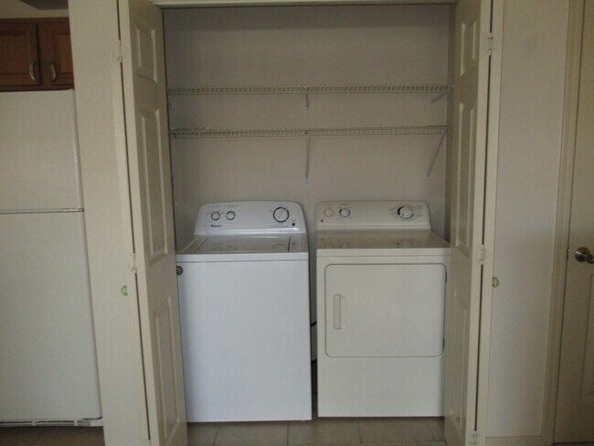 Foto del edificio - 1 Bedroom, 1 Bath with a Single Car Garage