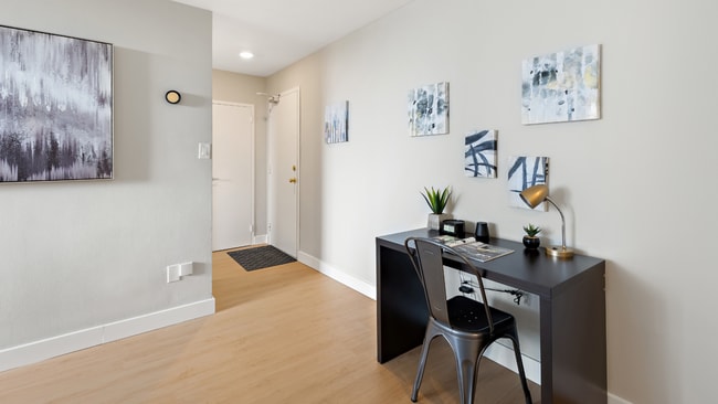 Photo du bâtiment - 1577 Lawrence Avenue West