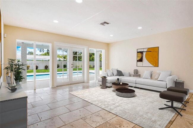 Building Photo - 15455 SW 81st Ave