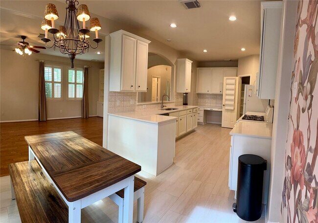 Foto del edificio - 13559 Fawn Lily Dr