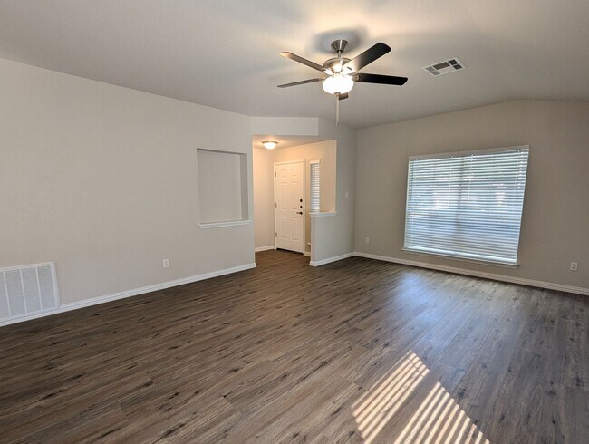Foto del edificio - Great Location in Block House Creek / Lean...