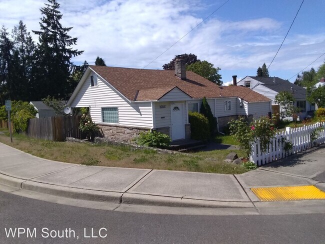 Building Photo - 3 br, 1 bath House - 16655 35th Ave S