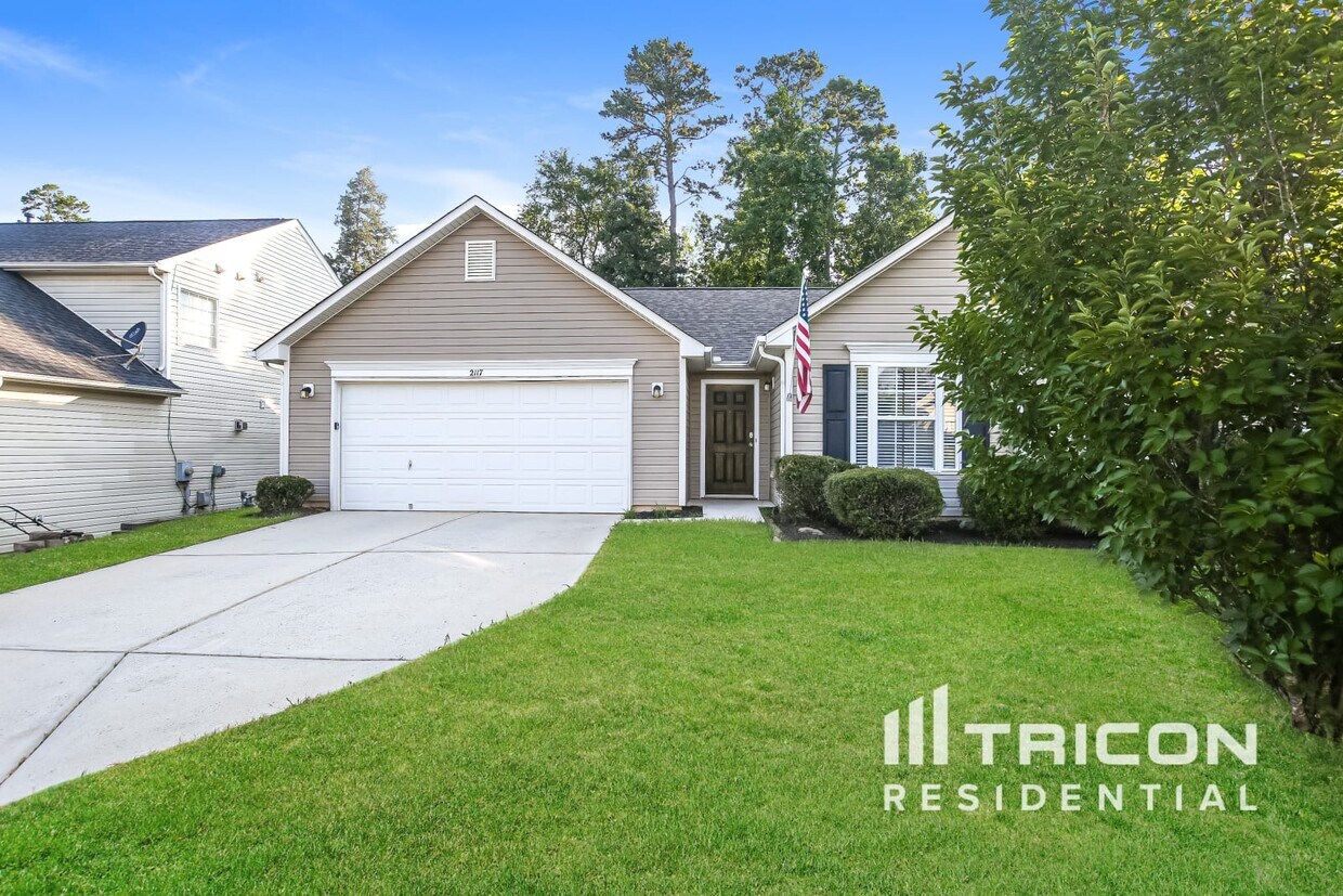 Primary Photo - 2117 Clear Brook Dr