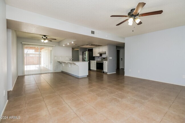 Foto del edificio - 2529 E Garnet Ave