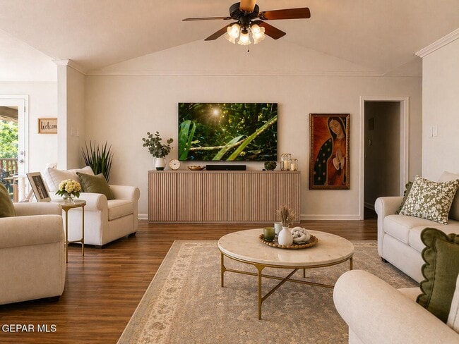 Building Photo - 6028 Torrey Pines Dr