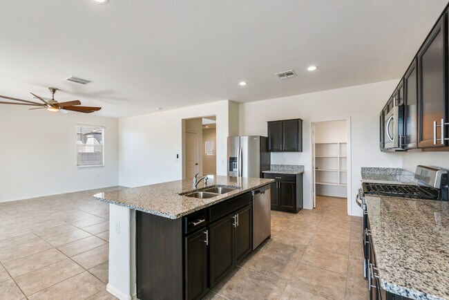 Foto del edificio - Move-in ready home in Buckeye!