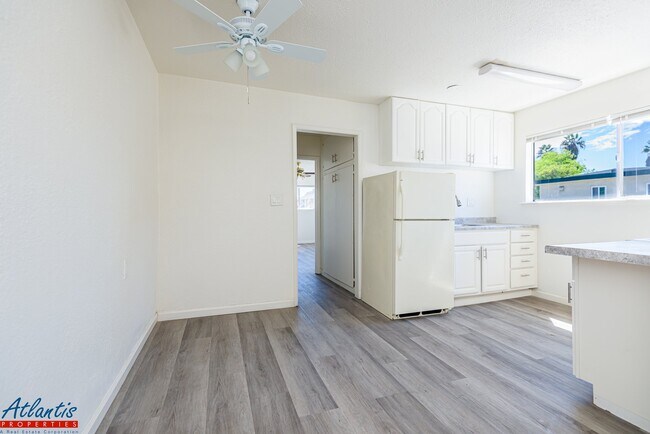 Building Photo - 439 S 4th St