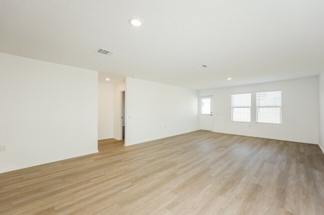 Foto del edificio - 12047 Links Pkwy