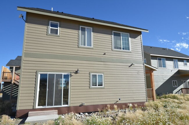 Building Photo - Hardwood floors, Master Suite, Great Storage!