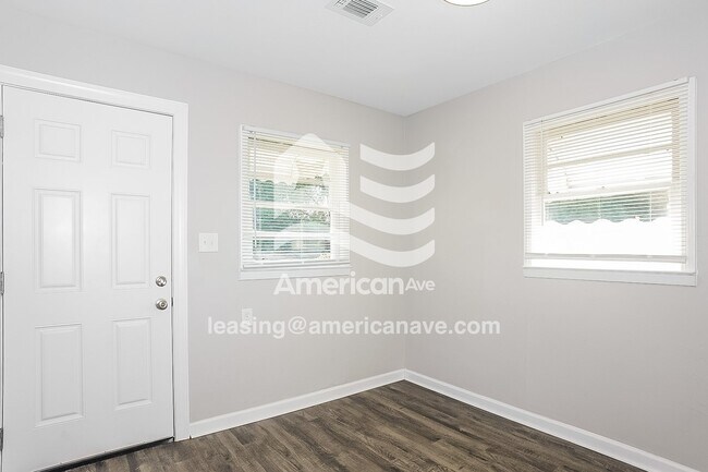 Foto del edificio - 1952 Williams Dr