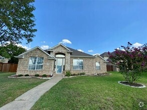 Building Photo - 1420 Hudspeth Dr