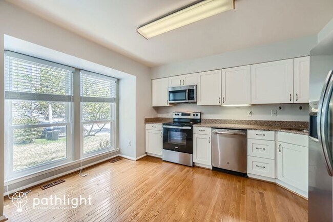 Foto del edificio - 7831 Old Litchfield Ln
