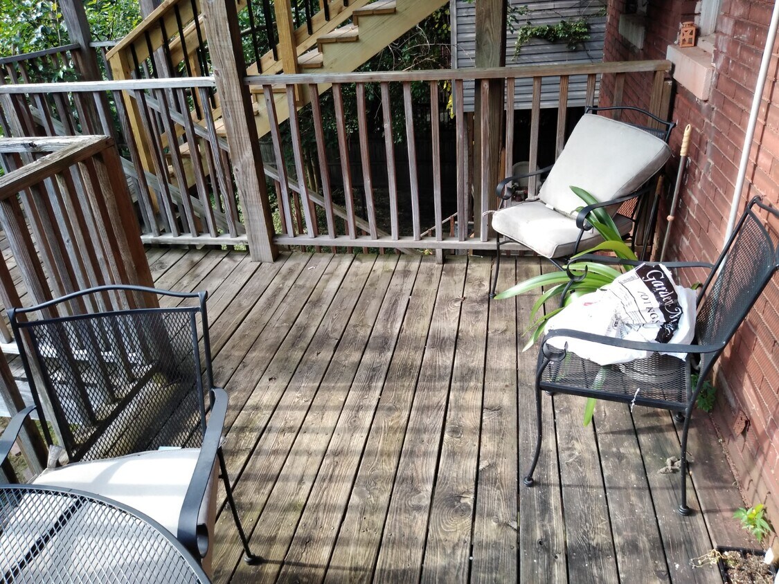 Outdoor deck area - 1238 South Brook Street