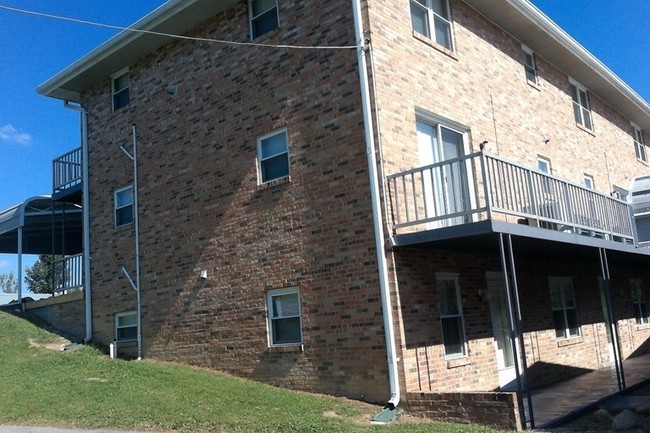 Building Photo - Golden Eagle Apartments